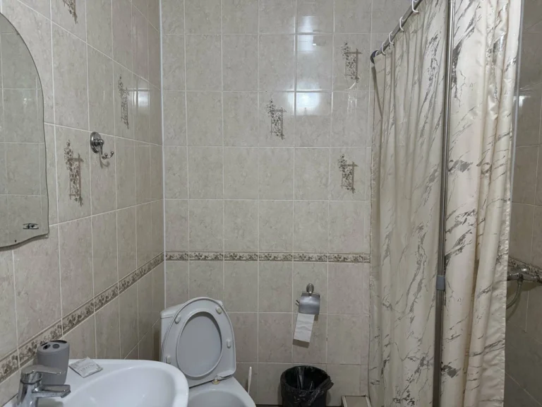 три2