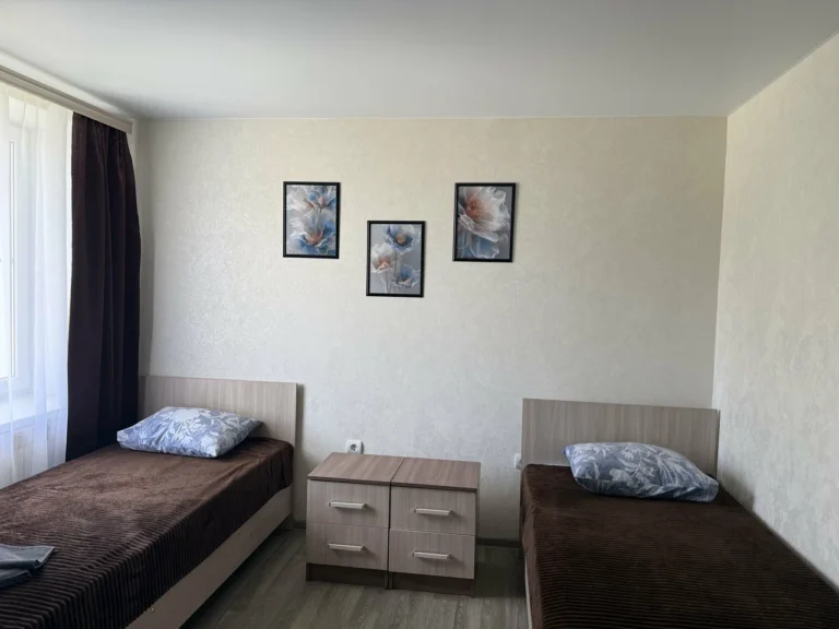 три3